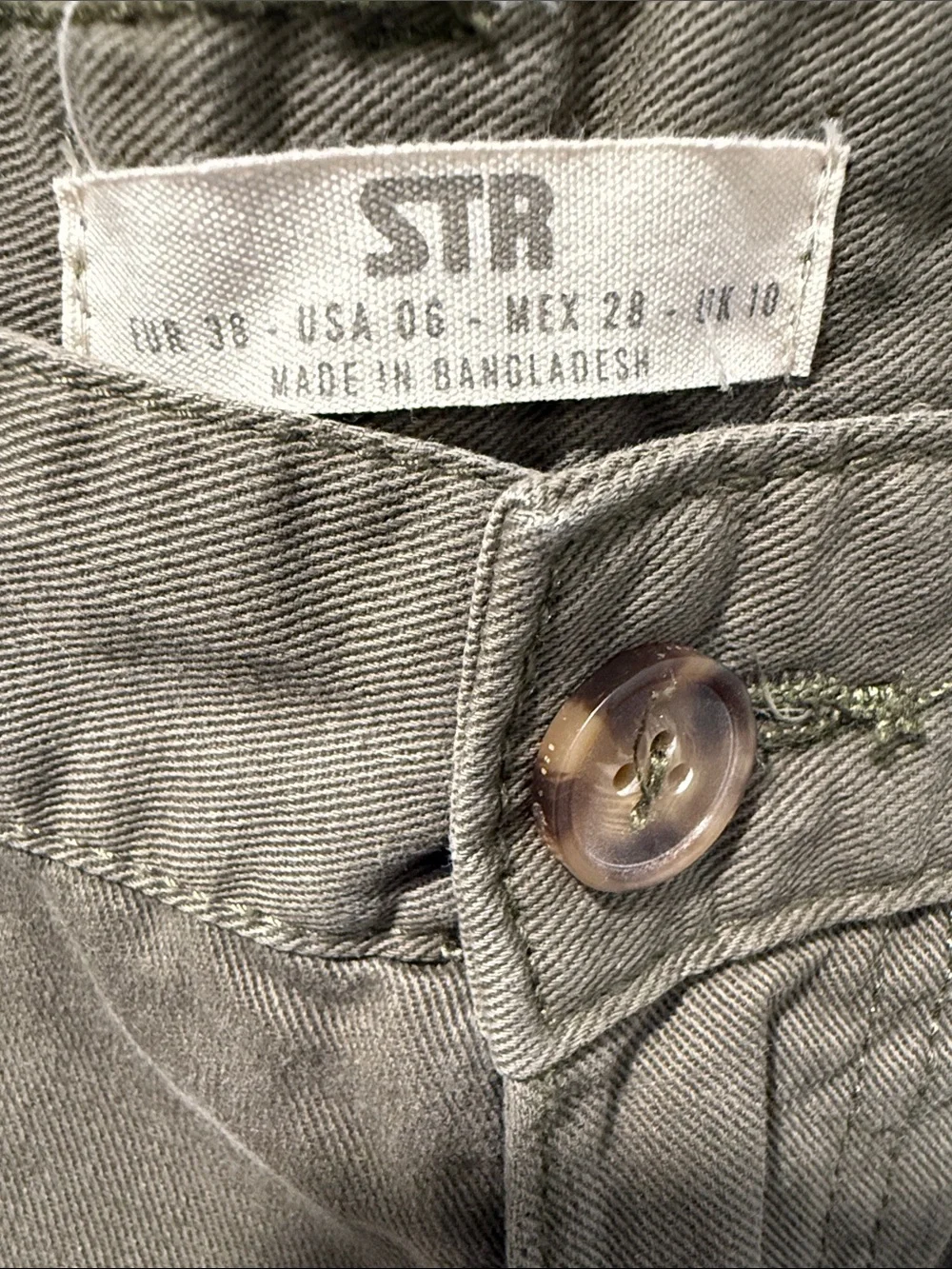 Stradivarius Green Cargo Pants - Picture 6 of 7